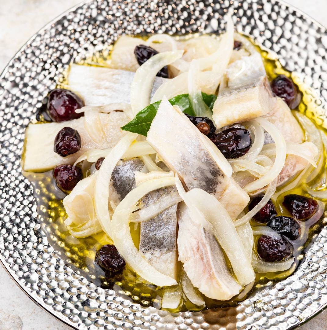 Оселедець з журавлиною