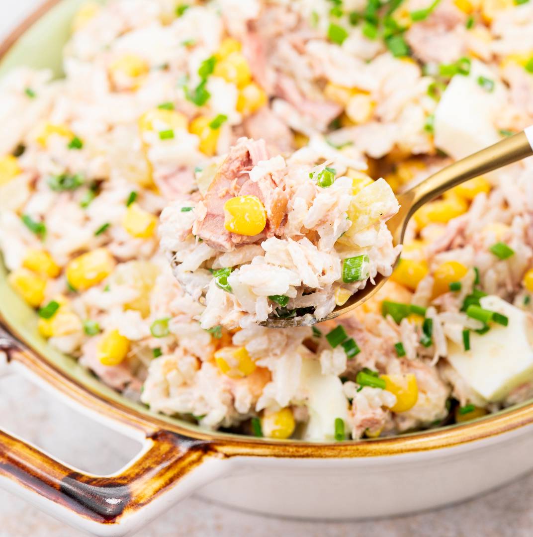 Салат з тунцем