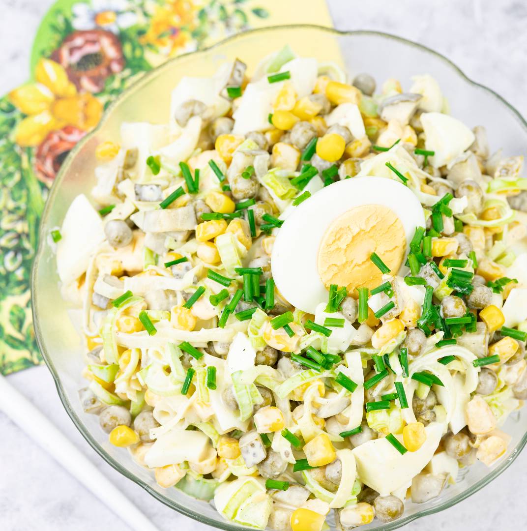 Салат з цибулі порею